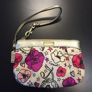 COACH Poppy & Hearts Graffiti Wristlet